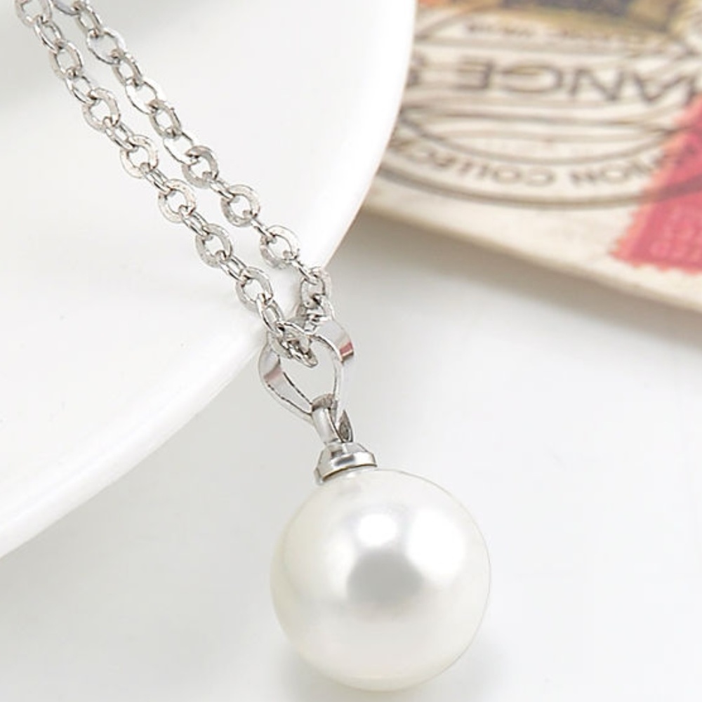 Faux Pearl drop Silver Necklace